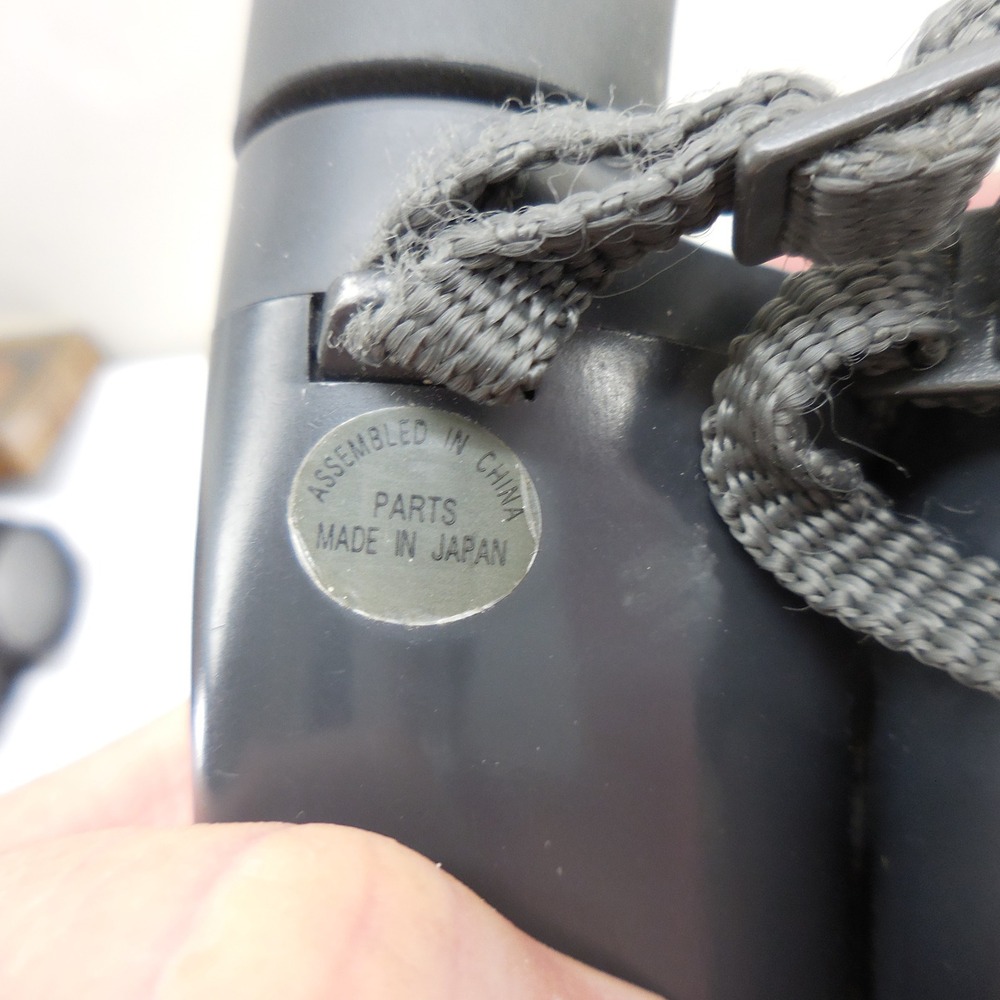 Bushnell 8x23 Compact Binoculars Black 13-8230 with Case 365FT at 1000YDS - Picture 8 of 8